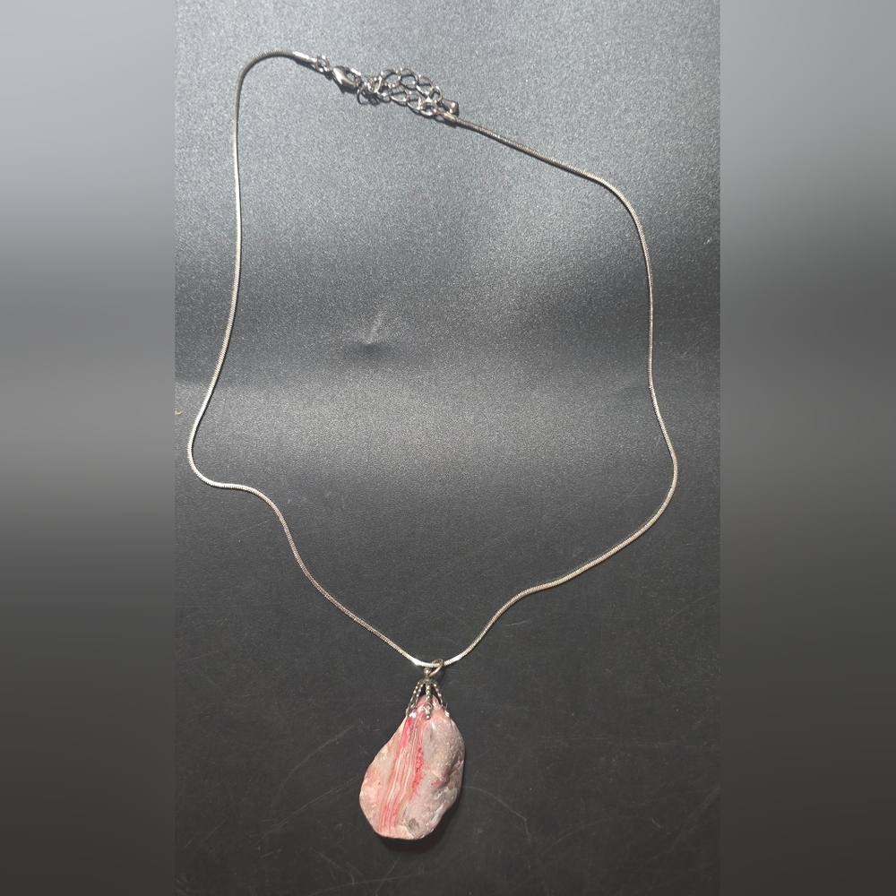 Elegant Silver Necklace with Pink Pendant
